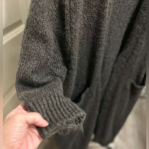 Zara cardigan grey sweater , alpaca and wool blend. Dropped shoulder. Size M. - Picture 12 of 14